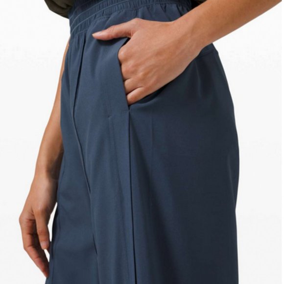 Lululemon Wanderer Culotte Size 6 in Blk - Picture 7 of 8